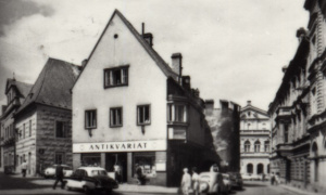 Antikvariát (kolem roku 1960)