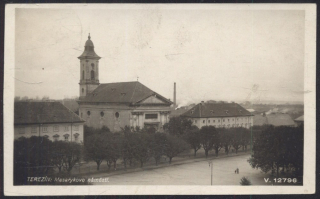 Terezín. Masarykovo náměstí.