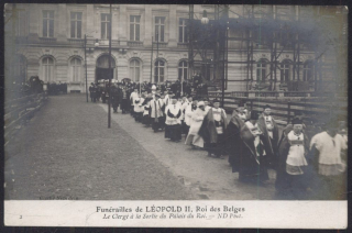 Brüssel. Funérailles de Léopold II, Roi des Belges (22 décembre 1909). Le Clergé A' la Sortie du Palais du Roi