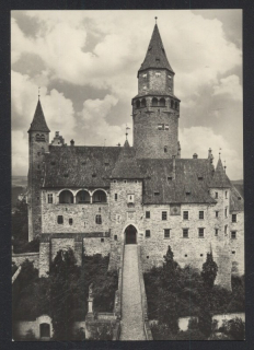 Státní hrad Bouzov, nádvoří