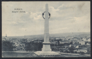 Hořice. Riegrův obelisk.