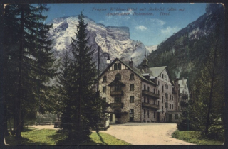 Pragser Wildsee Hotel mit Seekofel. Ampezanner Dolomiten. Tirol.
