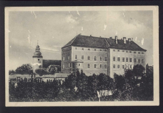 Úsov. Zámek.