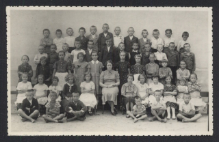 Stará Ďala. Třídní fotografie. Štátna ľudová škola, 5. trieda