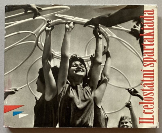 Dostálová, Milena; Blažejová, Jarmila; Čížková, Jana a kol. - II. celostátní spartakiáda (1961)