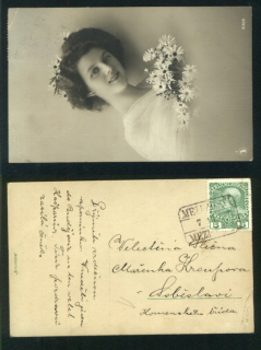 Dívka
