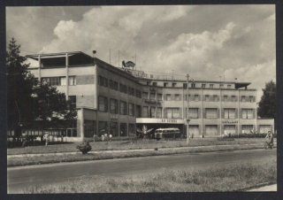 Otrokovice, Hotel Společenský dům, Závodní klub n. p. Svit