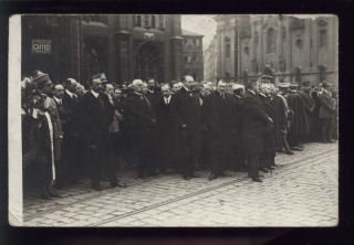 Čekání na příjezd prezidenta T. G. Masaryka 12.12.1918