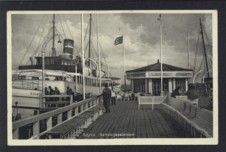 Gdynia. Na molo pasaźerskim.