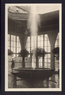Karlovy Vary. Lázně. Vřídlo
