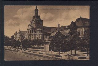 München. Nationalmuseum und Hubertusbrunnen