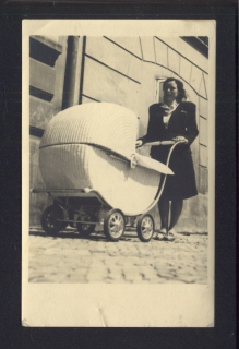 Žena s kočárkem