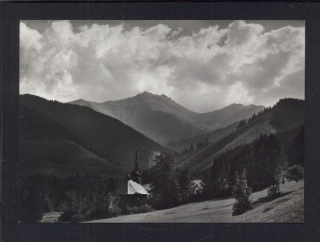 Vysoké Tatry. Javorina. V pozadí Široká