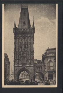Praha. Prašná brána.