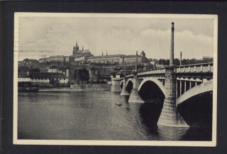 Praha. Mánesův most a Hradčany