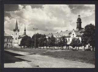 Městec Králové, náměstí