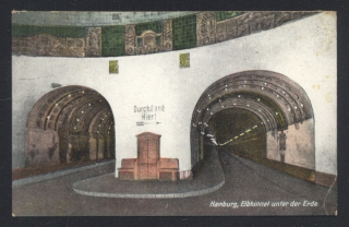 Hamburg. Elbtunnel unter der Erde