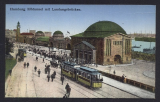 Hamburg. Elbtunnel mit Landungsbrücken