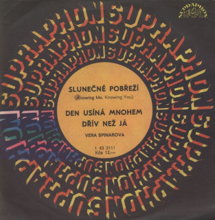 Věra Špinarová - Slunečné pobřeží / Den usíná mnohem dřív než já