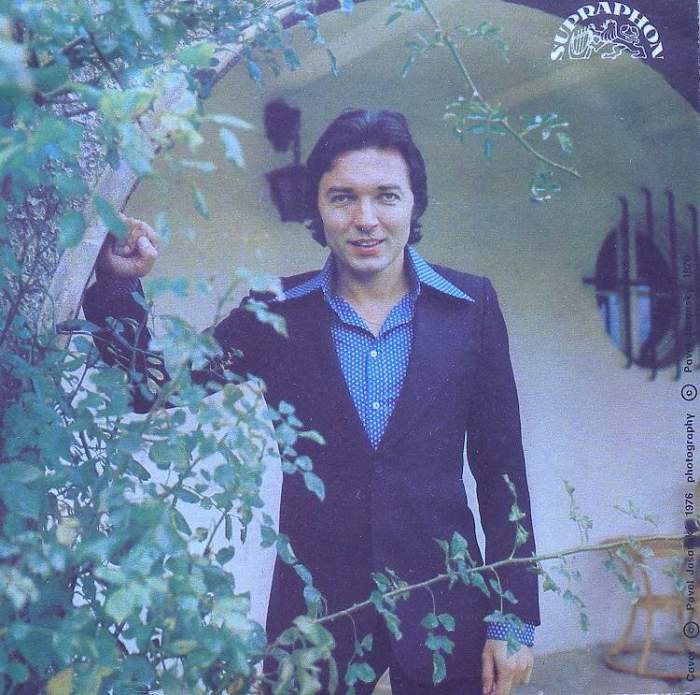 Karel Gott - Dívkám / Mám zlatej důl