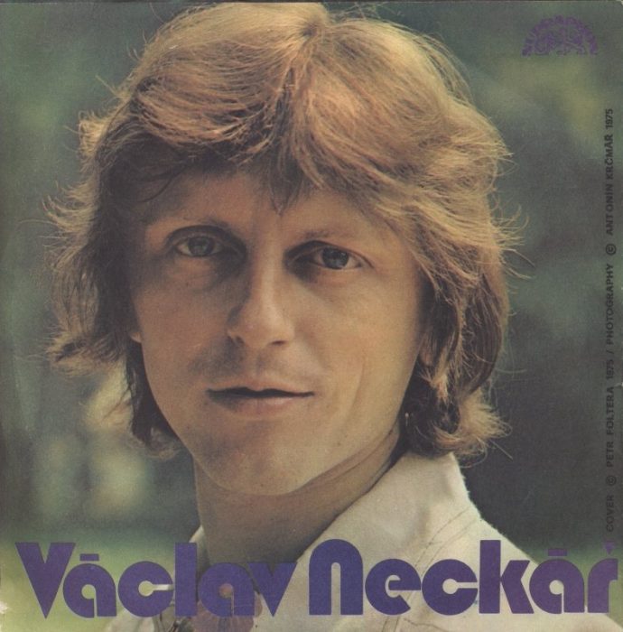 Václav Neckář - Chci tě líbat / Denně přesně v 7'40